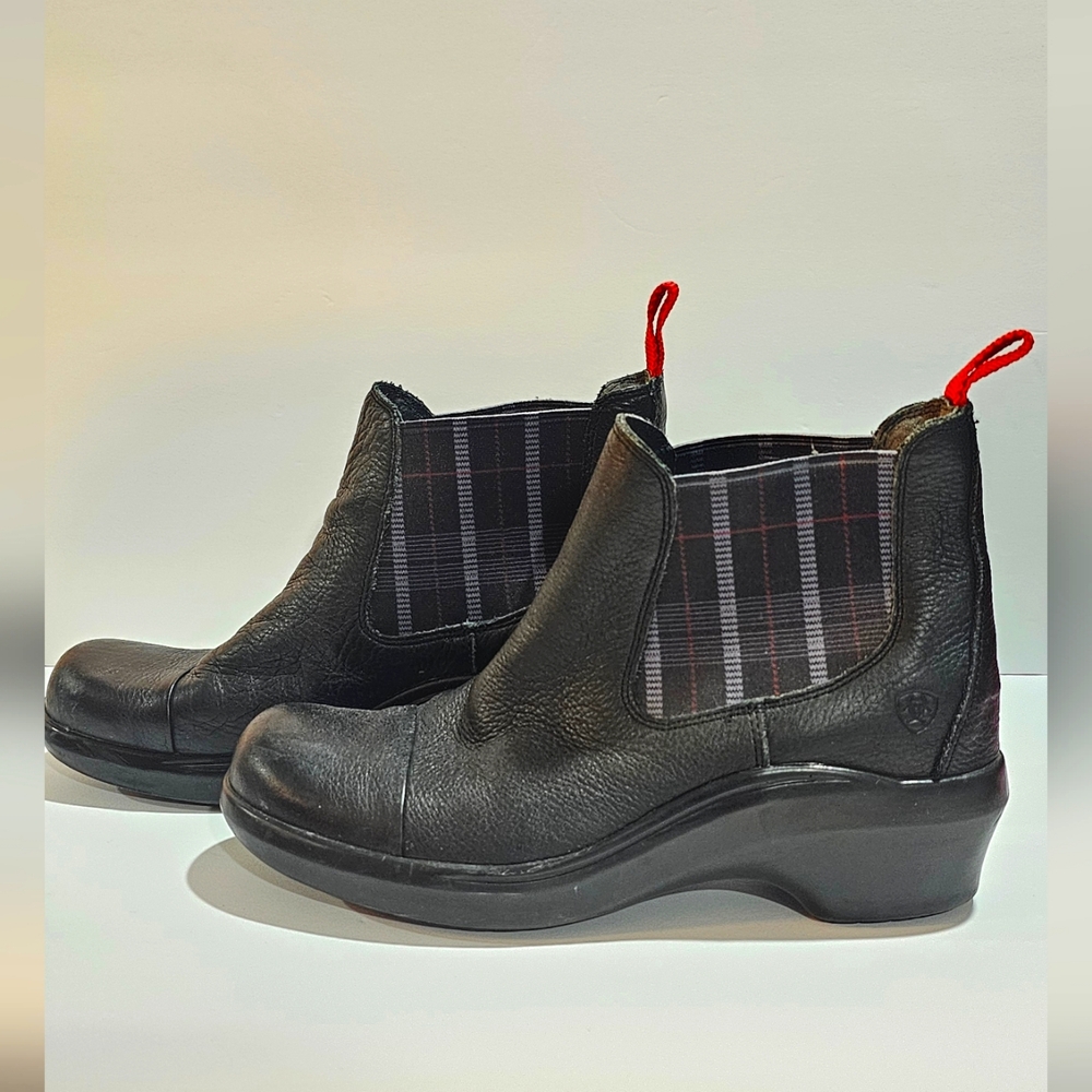 Ariat Chelsea black leather pull on boot
